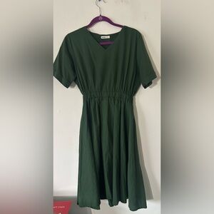 Elegant Green Midi Dress